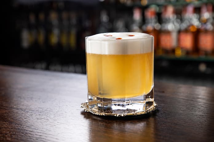 Licor 43 Sour cocktail med citron og æggehvide