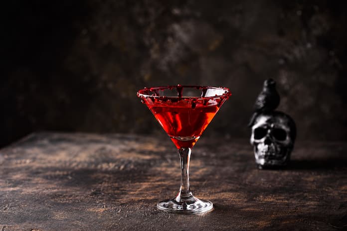 Vampire's Kiss blodrød Halloween cocktail
